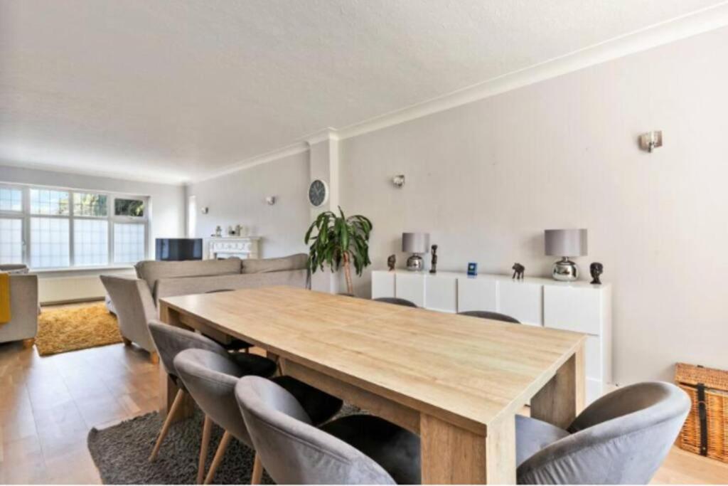 Large Family Home Near Richmond Park 新莫尔登 外观 照片
