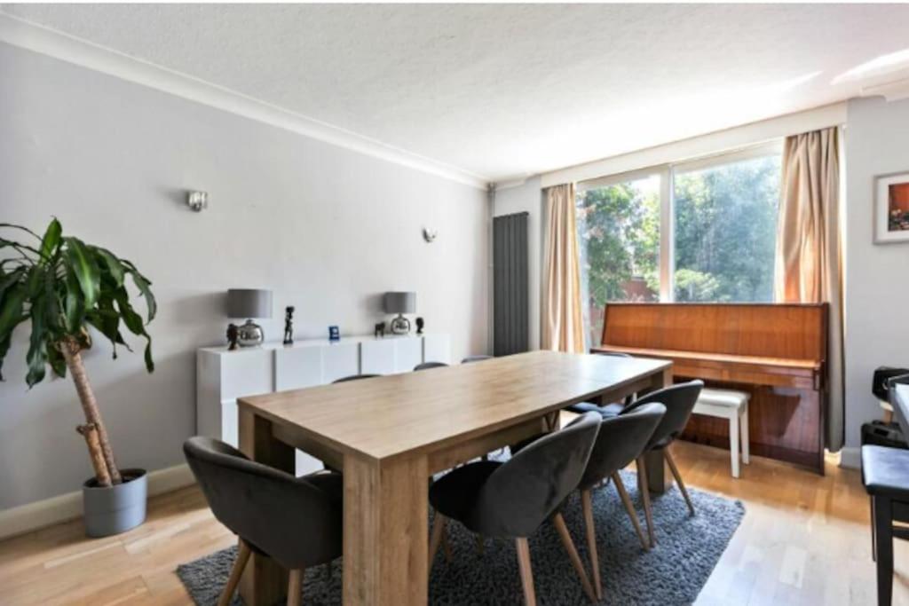 Large Family Home Near Richmond Park 新莫尔登 外观 照片
