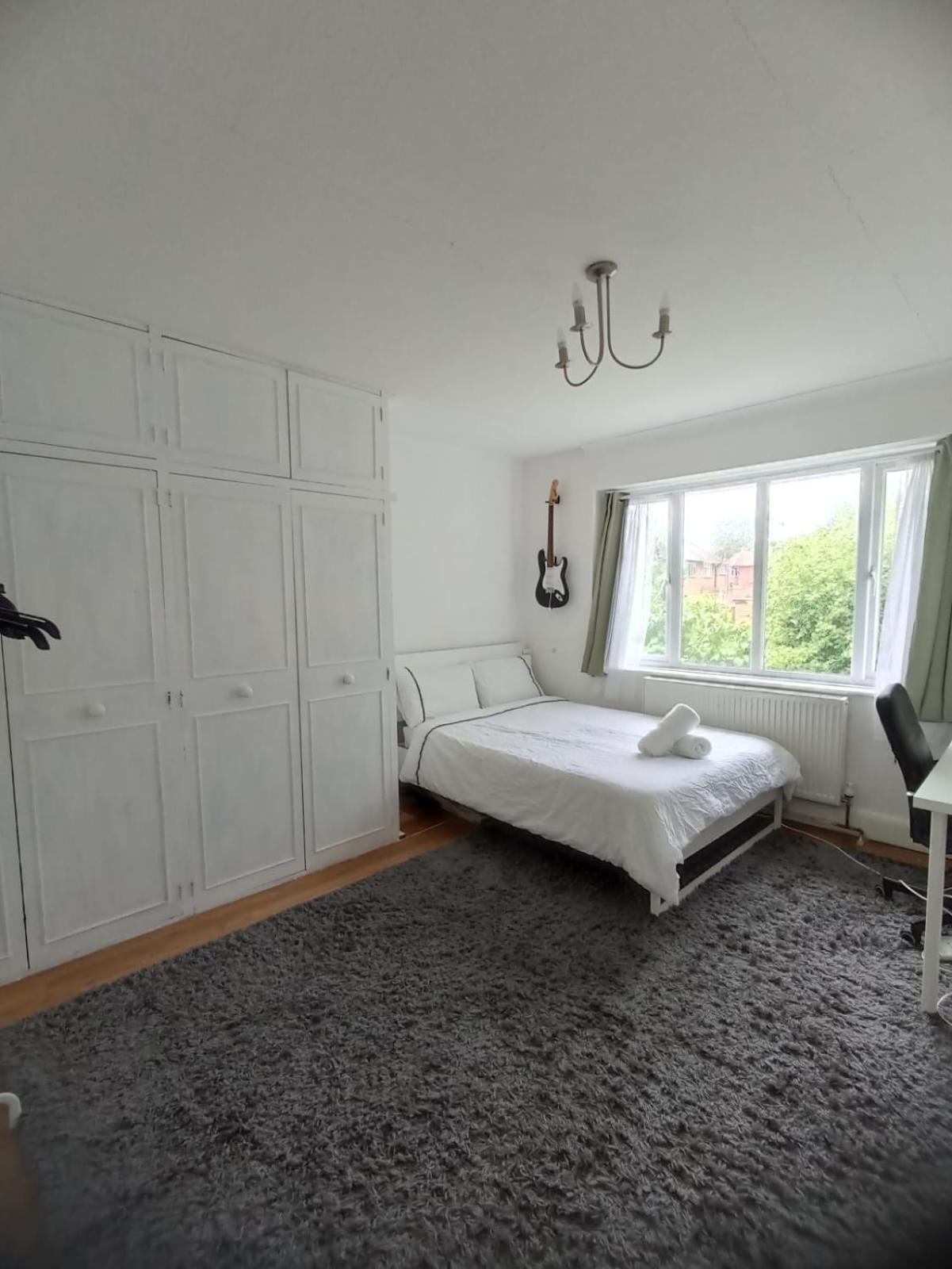 Large Family Home Near Richmond Park 新莫尔登 外观 照片