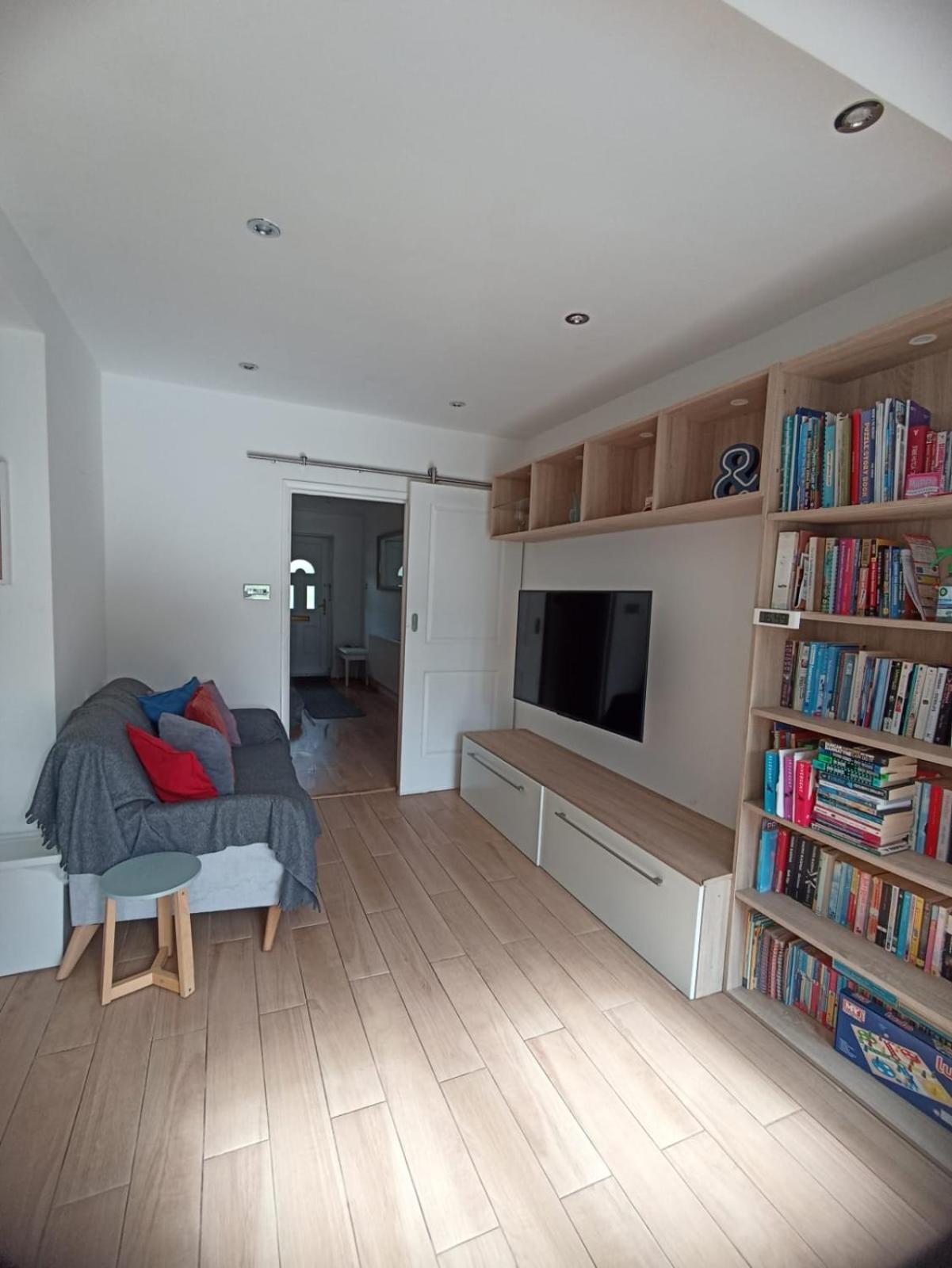 Large Family Home Near Richmond Park 新莫尔登 外观 照片