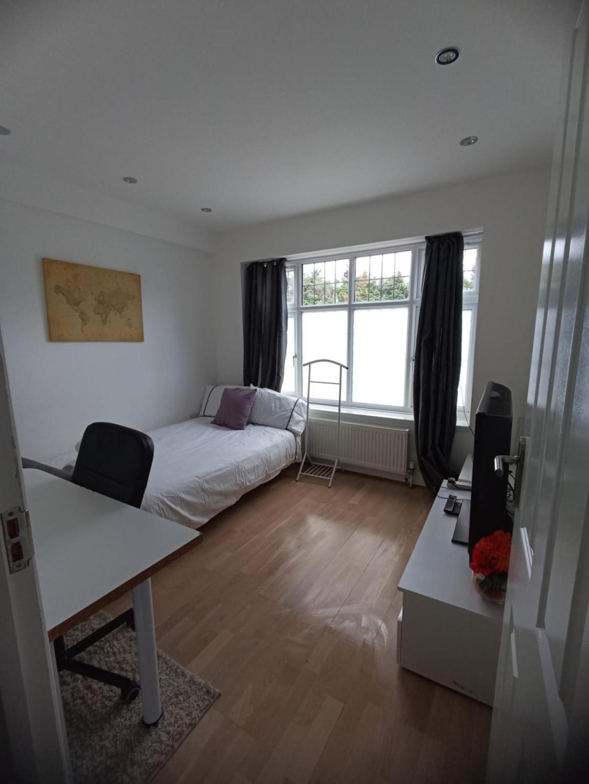 Large Family Home Near Richmond Park 新莫尔登 外观 照片