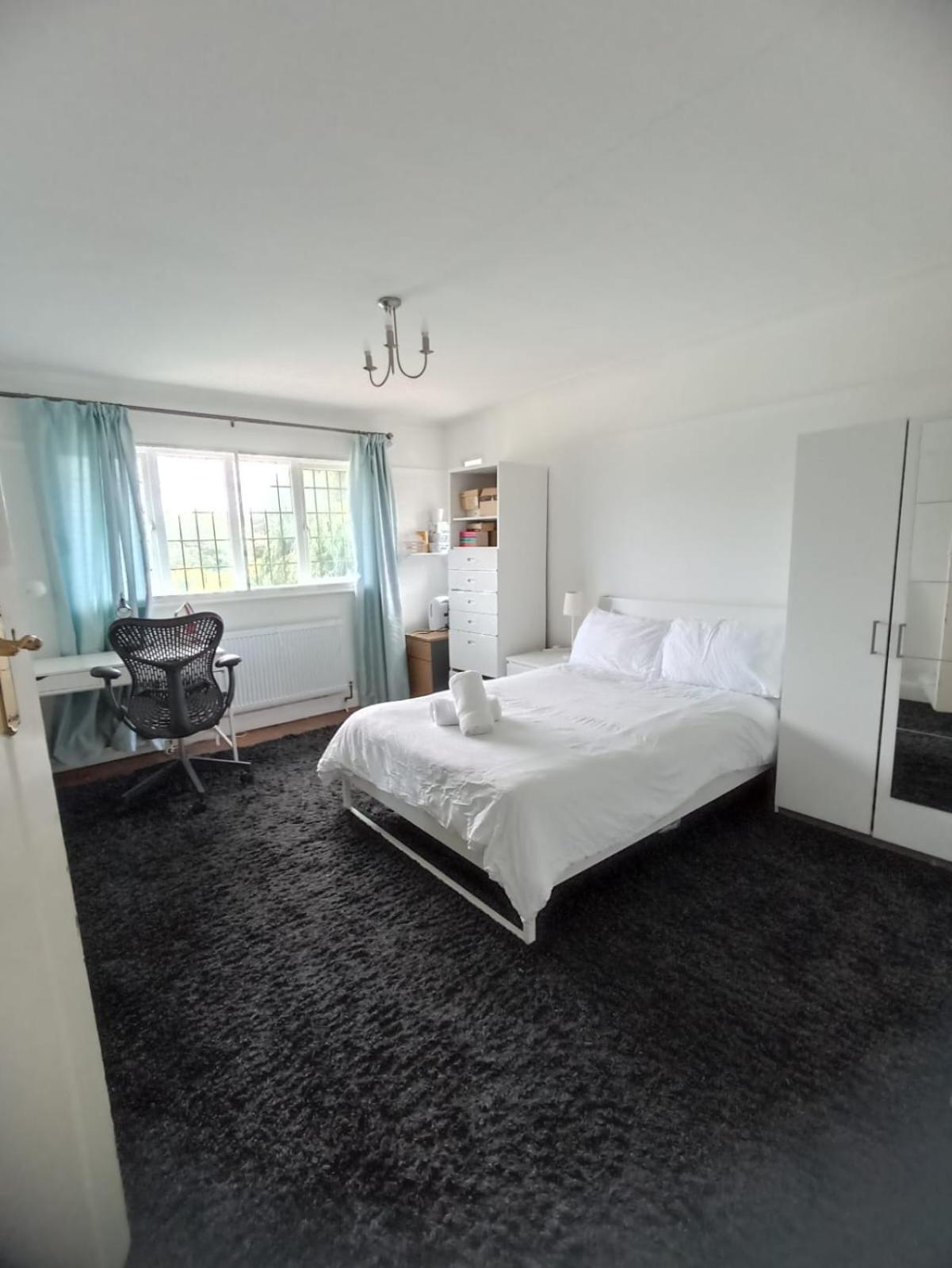 Large Family Home Near Richmond Park 新莫尔登 外观 照片